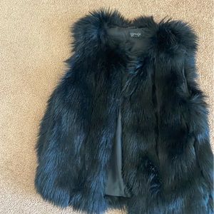 ::Topshop Faux Fur Black Vest::